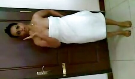 Tóc đỏ với mái tóc xoăn tình xnxx me con nhat ban lên cổ họng và DP
